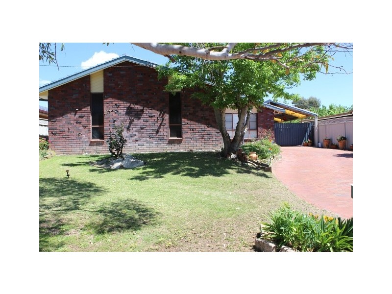 10 Baringa Place, Tamworth NSW 2340