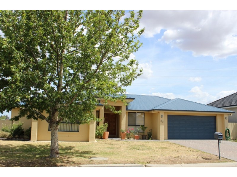 32 The Grange, Tamworth NSW 2340