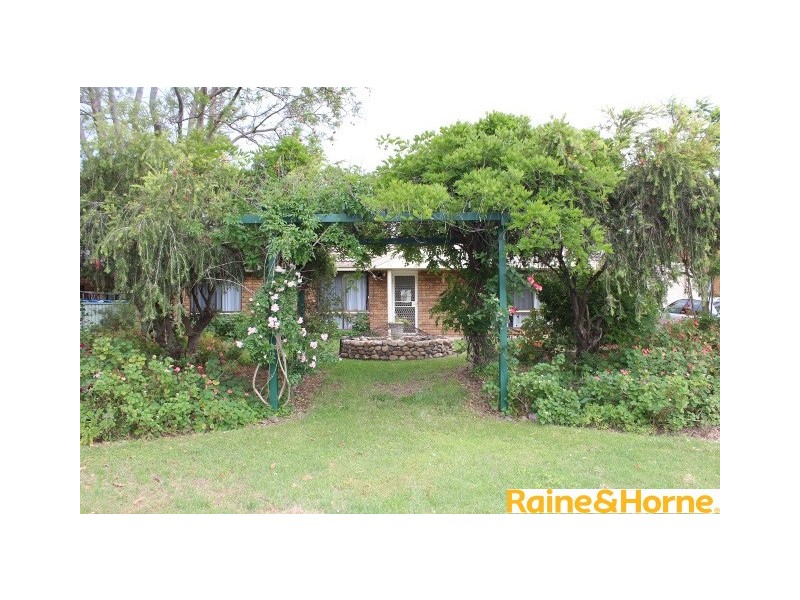 9 Pine street, Kootingal, Tamworth NSW 2340