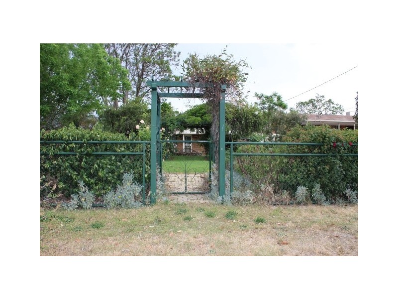 9 Pine street, Kootingal, Tamworth NSW 2340