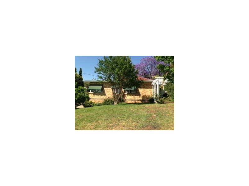 130 Napier Street, Tamworth NSW 2340