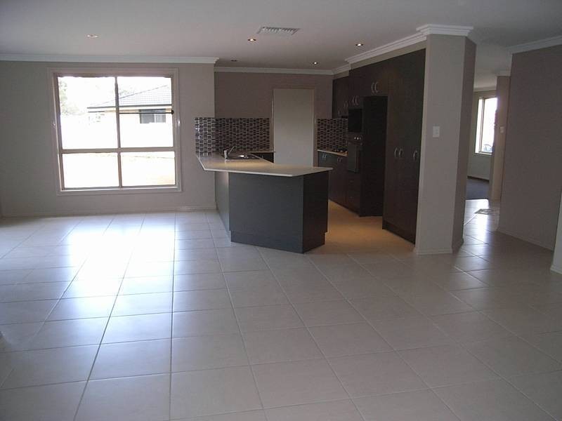 11 James place, Tamworth NSW 2340