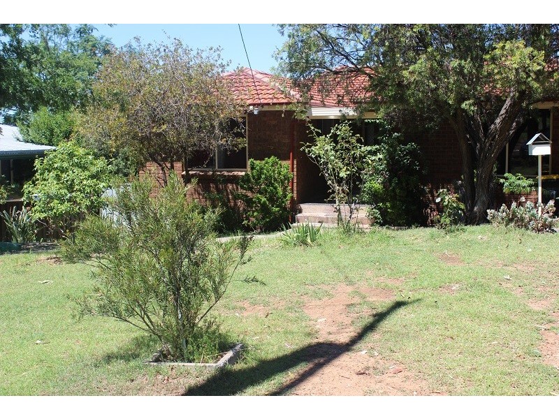 4 Westow Crescent, Tamworth NSW 2340