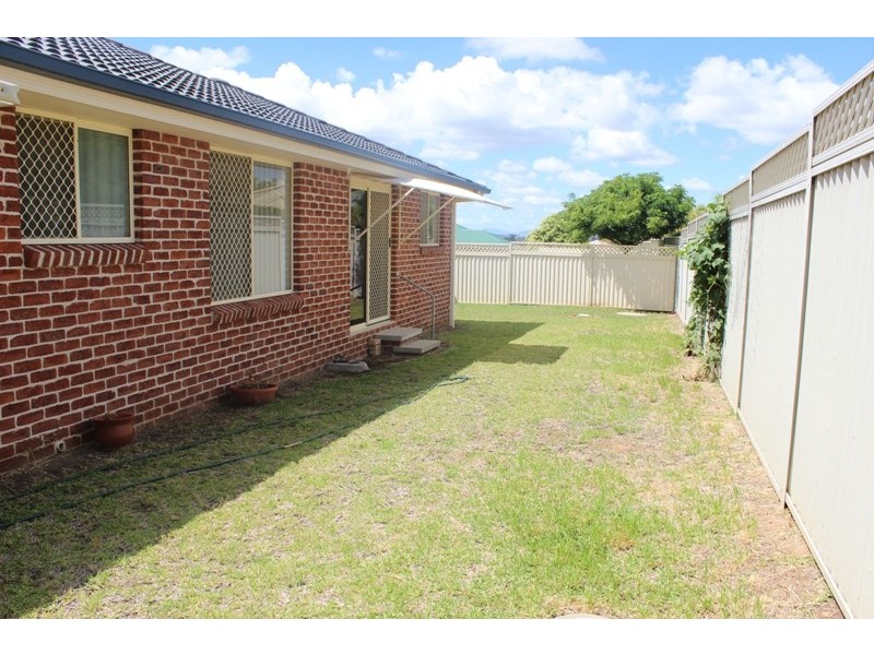 1/3 Bandalong Street, Tamworth NSW 2340