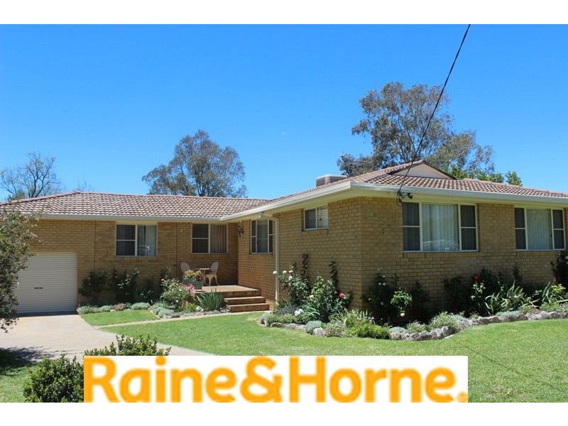 1 Woodstock Street, Tamworth NSW 2340