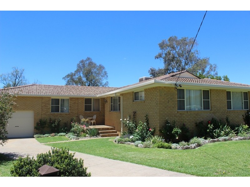 1 Woodstock Street, Tamworth NSW 2340