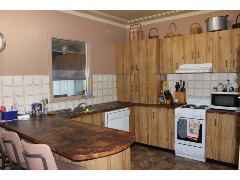 16 Jill Street, Tamworth NSW 2340