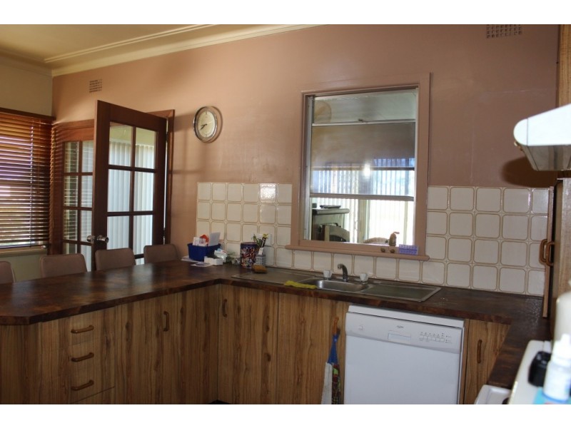 16 Jill Street, Tamworth NSW 2340