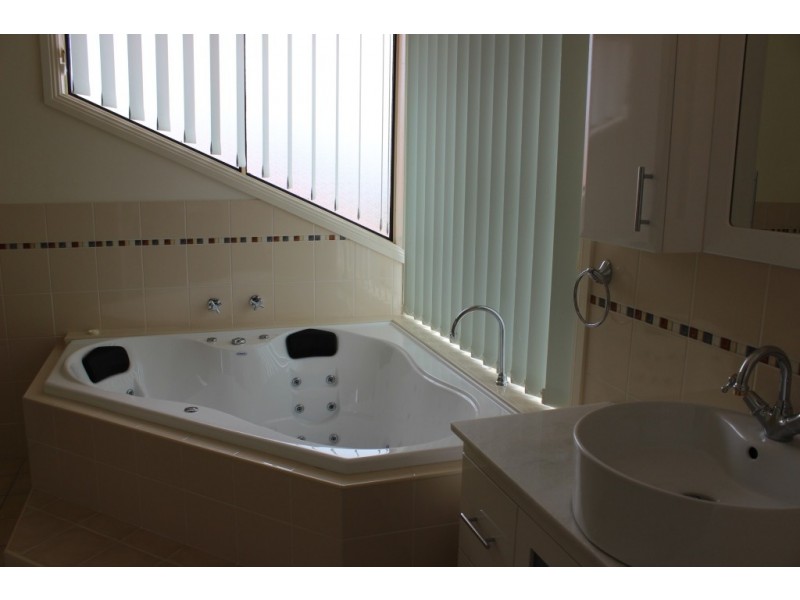 30 The Heights, Tamworth NSW 2340