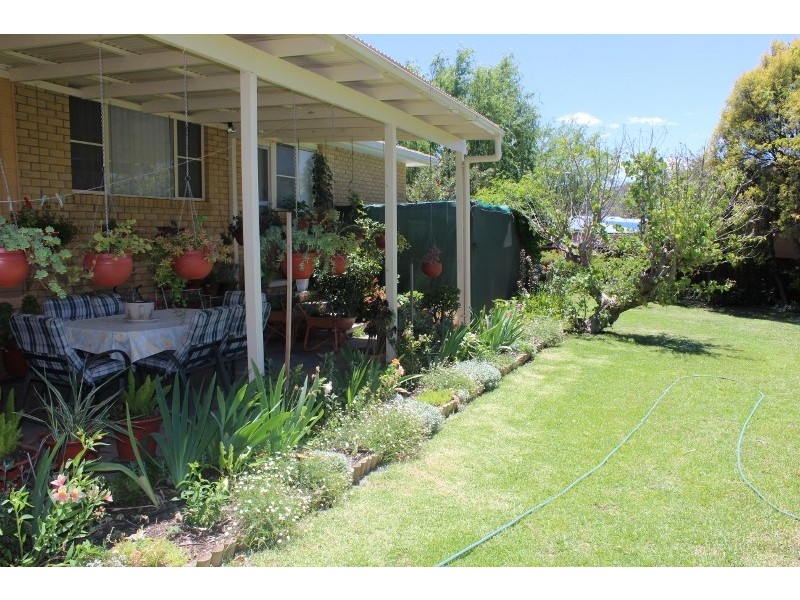 1 Woodstock Street, Tamworth NSW 2340