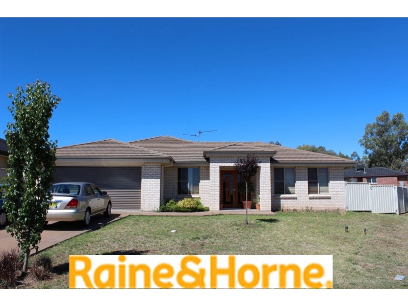 11 James Place, Tamworth NSW 2340