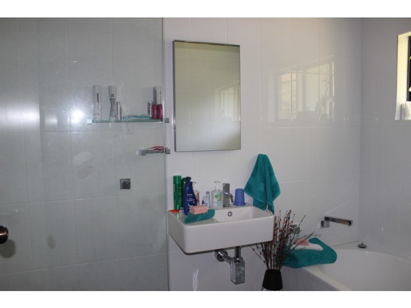 8 Bushland Avenue, Tamworth NSW 2340