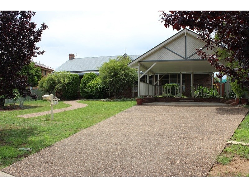 16 The Terrace, Tamworth NSW 2340