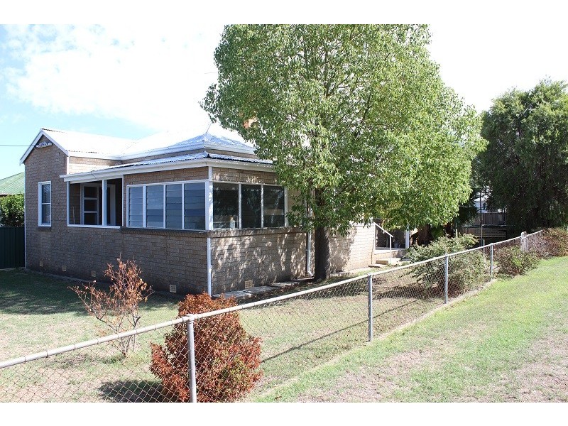 84 A and B Piper Street, Tamworth NSW 2340