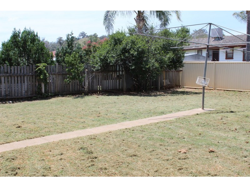 8 Drummond Road, Tamworth NSW 2340