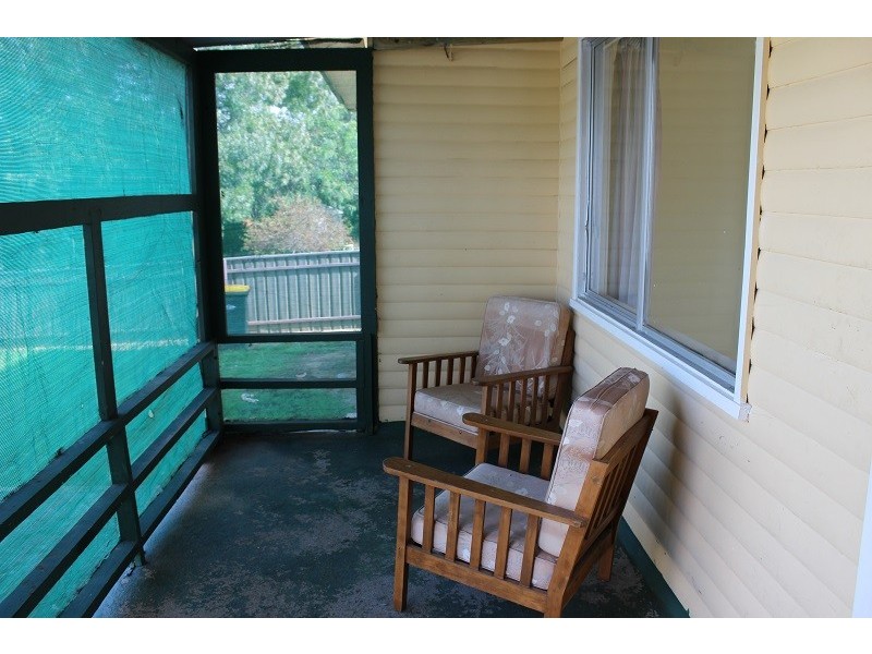 33 Manilla Road, Tamworth NSW 2340