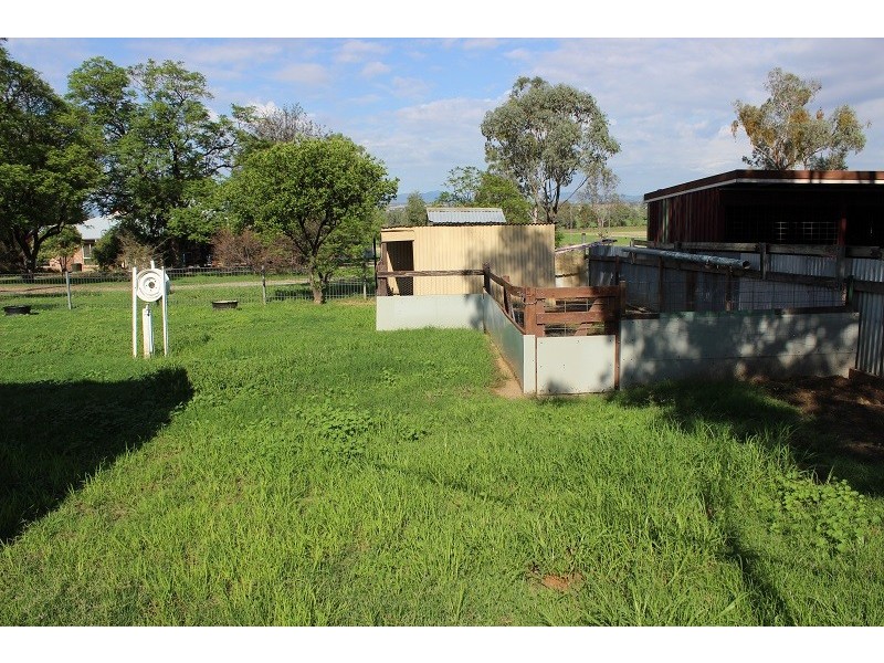 33 Manilla Road, Tamworth NSW 2340