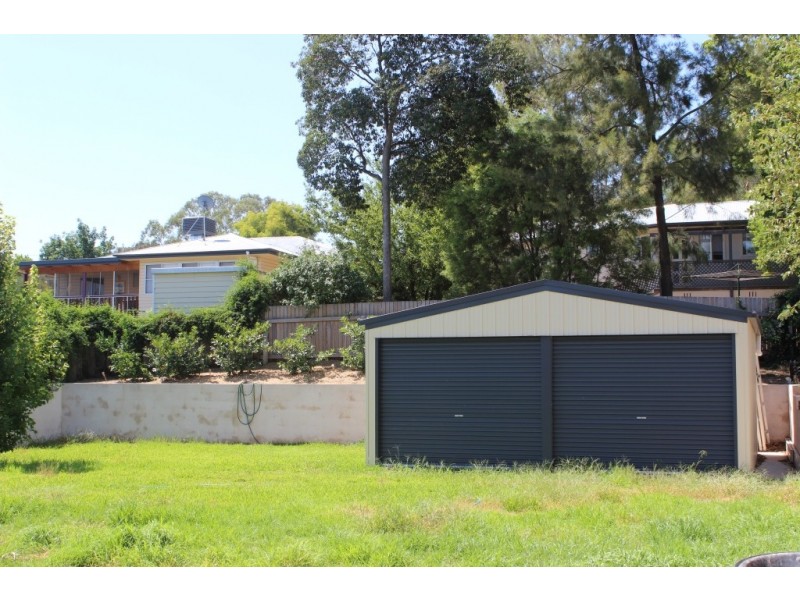 8 Bushland Avenue, Tamworth NSW 2340
