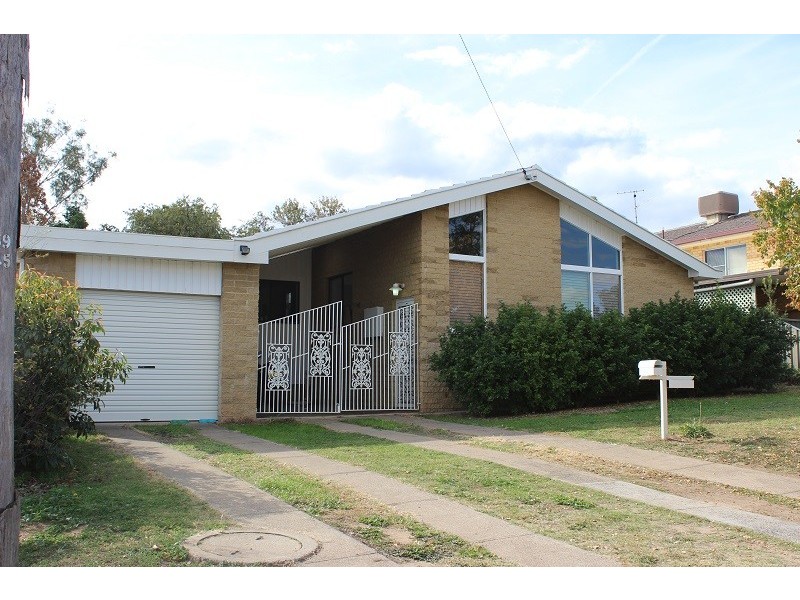 4 Barreng Street, Tamworth NSW 2340