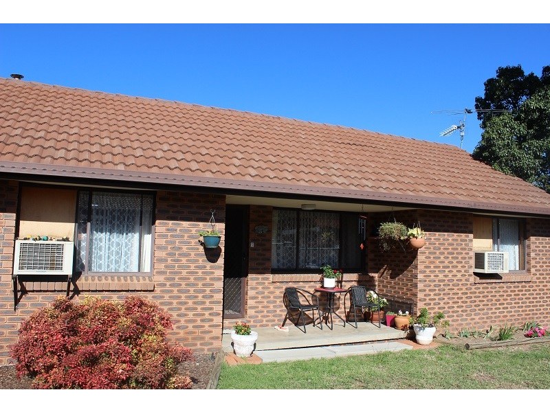 2/4 Hunt Street, Tamworth NSW 2340