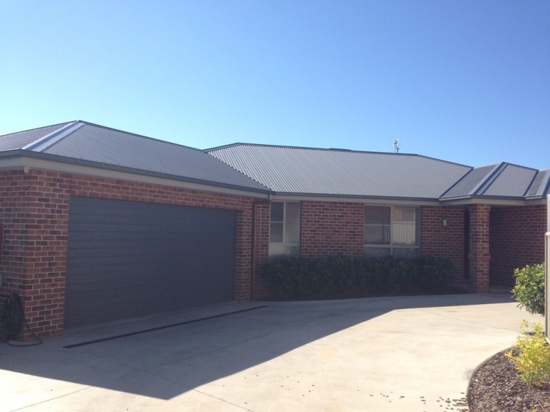 17b Kaputar Close, Tamworth NSW 2340