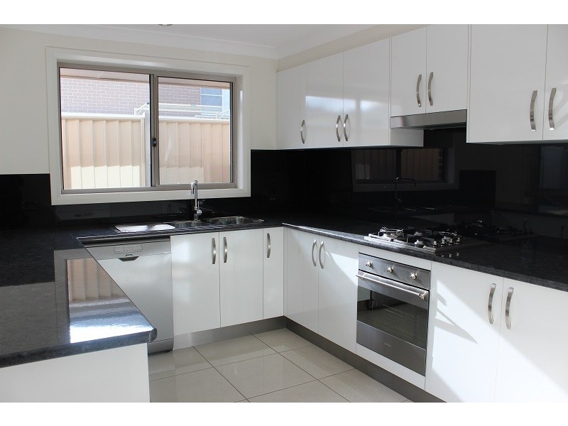 17b Kaputar Close, Tamworth NSW 2340