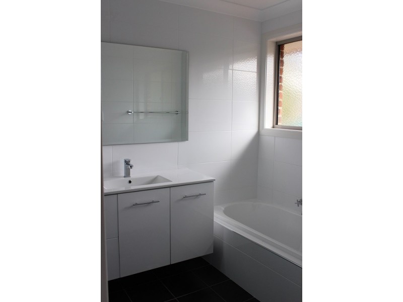 17b Kaputar Close, Tamworth NSW 2340