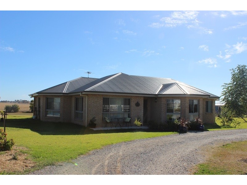 25 Sequoia Drive, Moore Creek NSW 2340