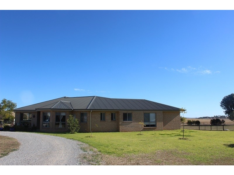 25 Sequoia Drive, Moore Creek NSW 2340