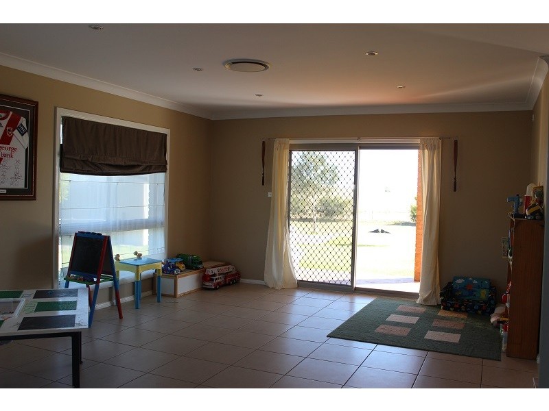 25 Sequoia Drive, Moore Creek NSW 2340