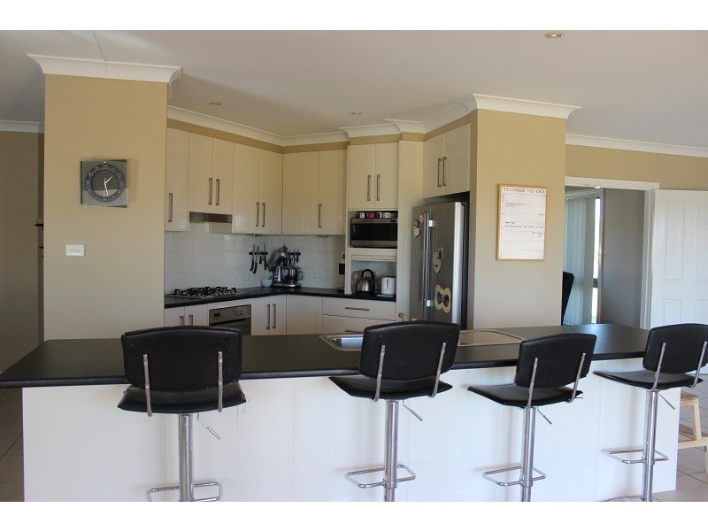 25 Sequoia Drive, Moore Creek NSW 2340
