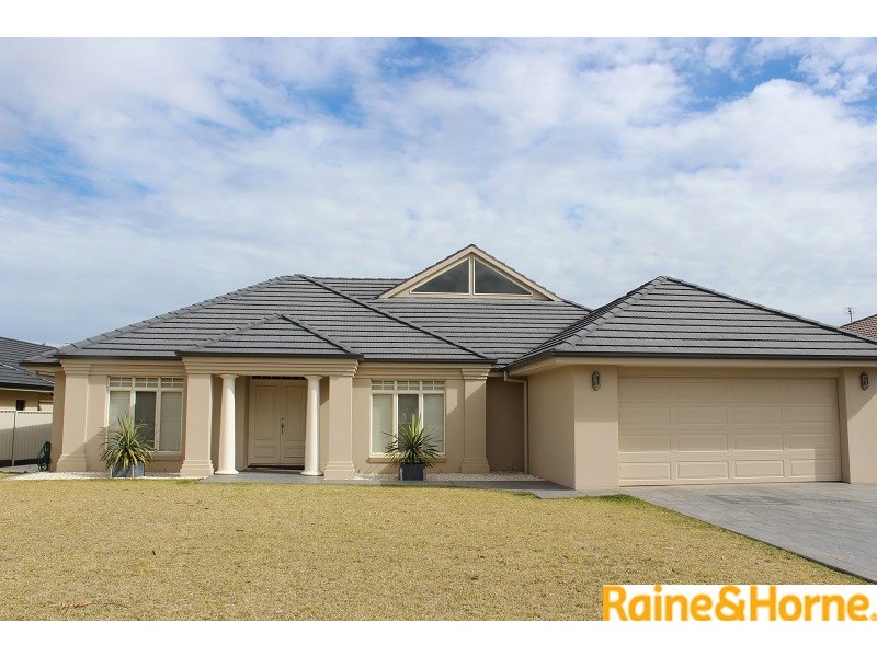 68 Warwick Road, Tamworth NSW 2340