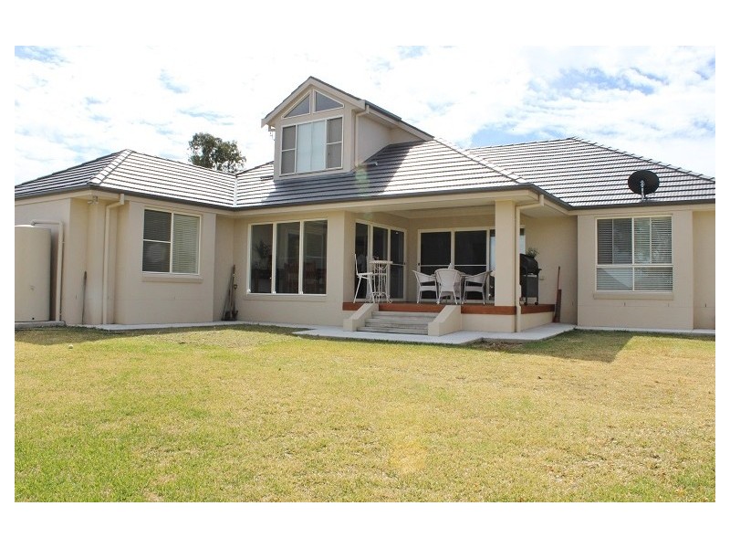 68 Warwick Road, Tamworth NSW 2340