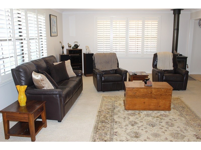 18 Woodburn Way, Tamworth NSW 2340