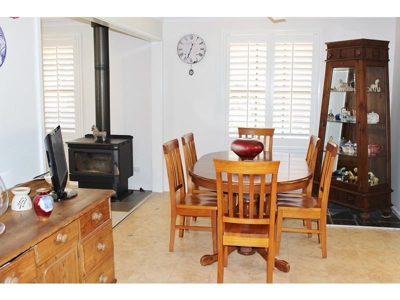 18 Woodburn Way, Tamworth NSW 2340