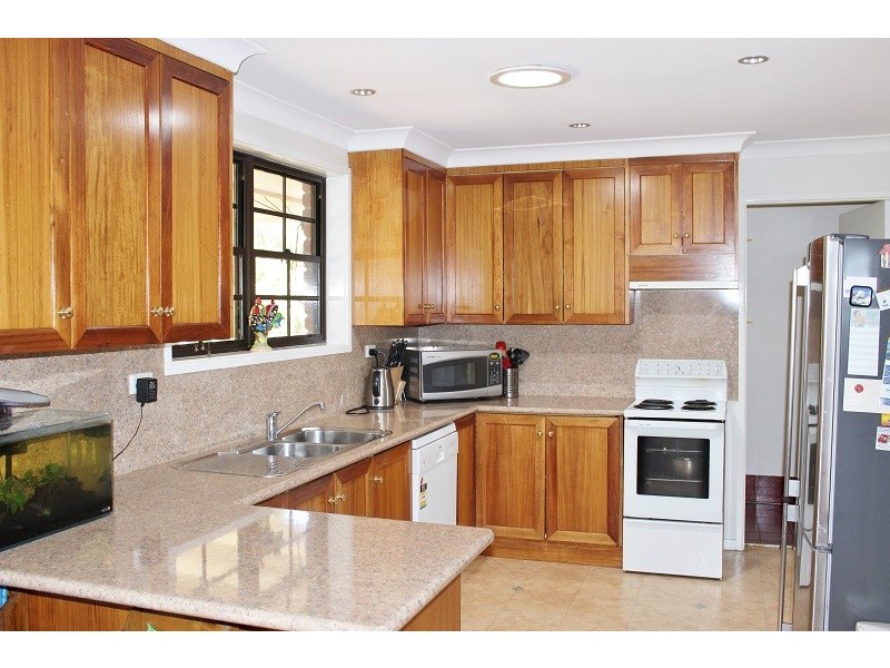 18 Woodburn Way, Tamworth NSW 2340