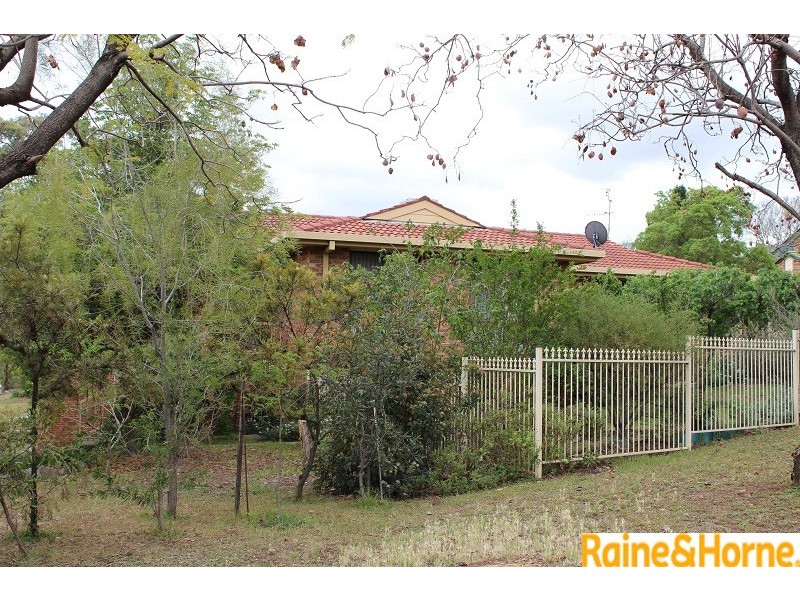 34 Brolga Way, Tamworth NSW 2340