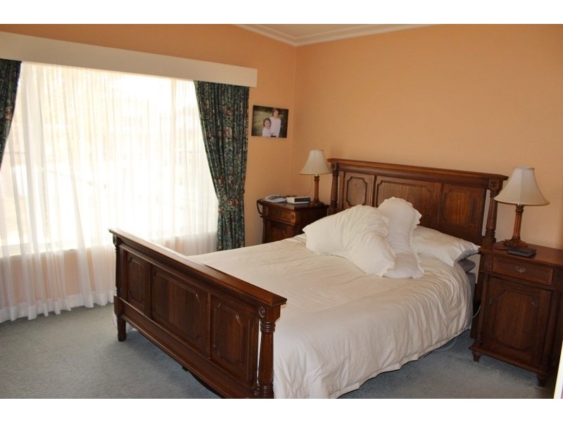 18 Garden Street, Tamworth NSW 2340