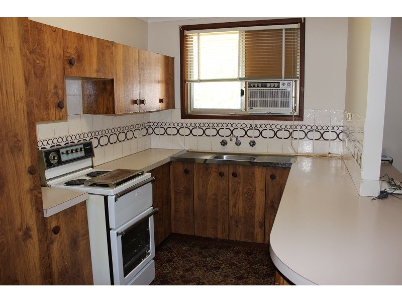 Units 1and2   46 Petra Avenue, Tamworth NSW 2340