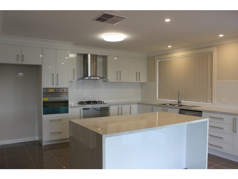 90 Mitchell Street, Tamworth NSW 2340