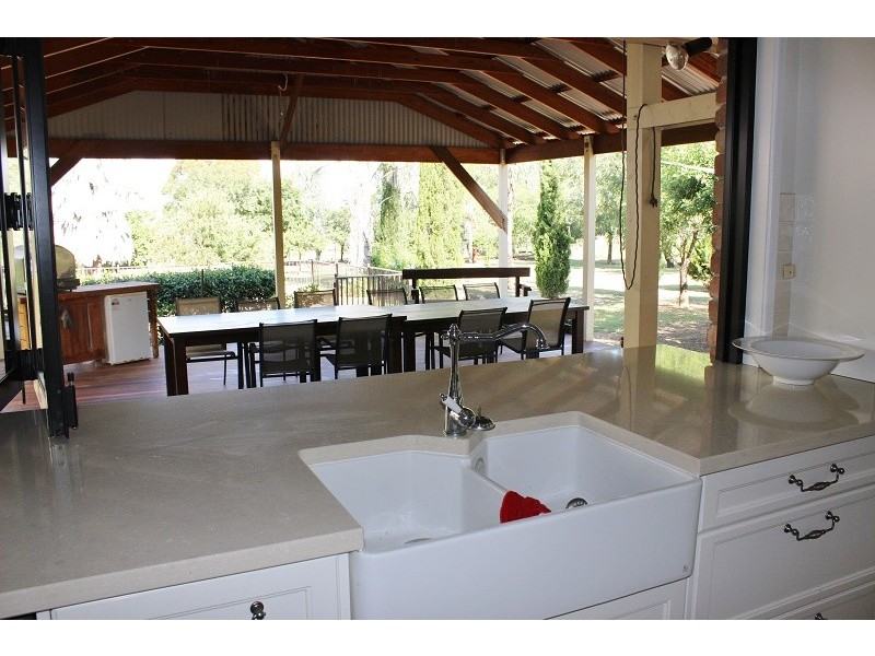2 Palmer Drive, Tamworth NSW 2340