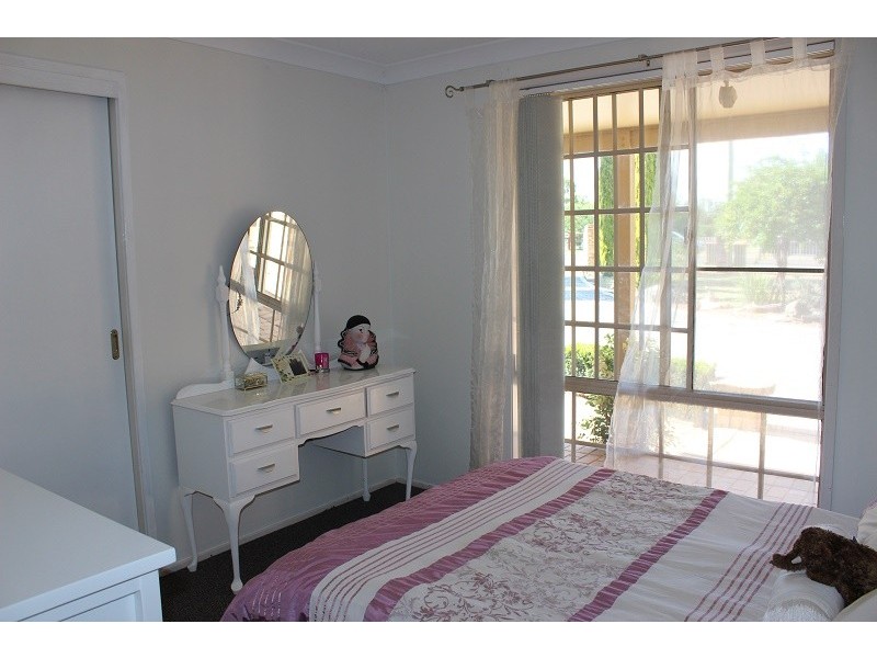 2 Palmer Drive, Tamworth NSW 2340