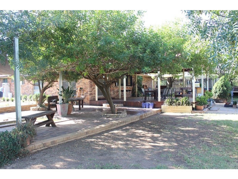 2 Palmer Drive, Tamworth NSW 2340