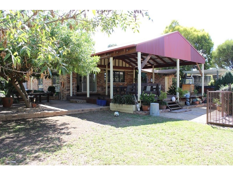 2 Palmer Drive, Tamworth NSW 2340