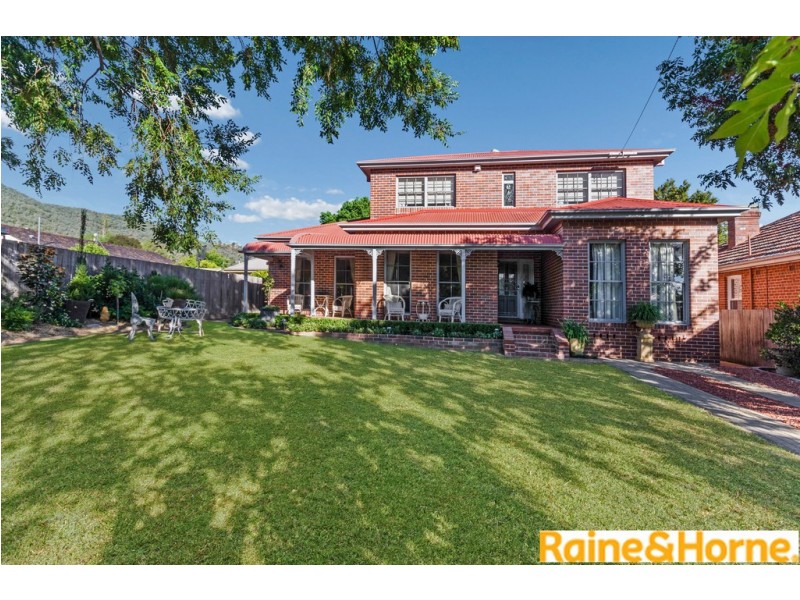 33 Roderick Street, Tamworth NSW 2340