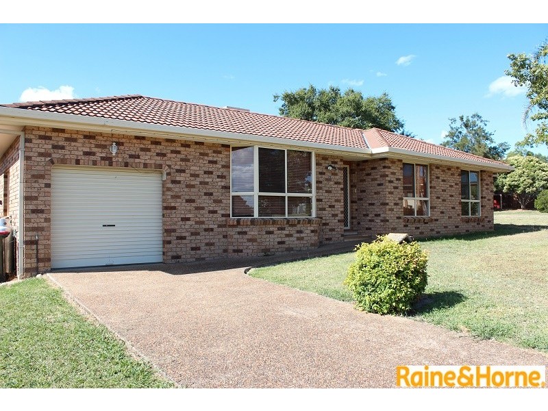 2 Heron Road, Tamworth NSW 2340