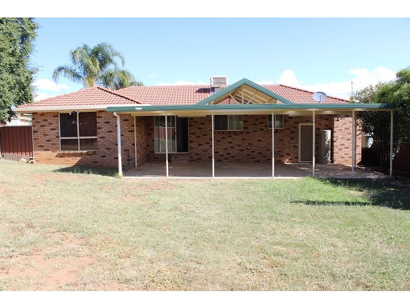 2 Heron Road, Tamworth NSW 2340