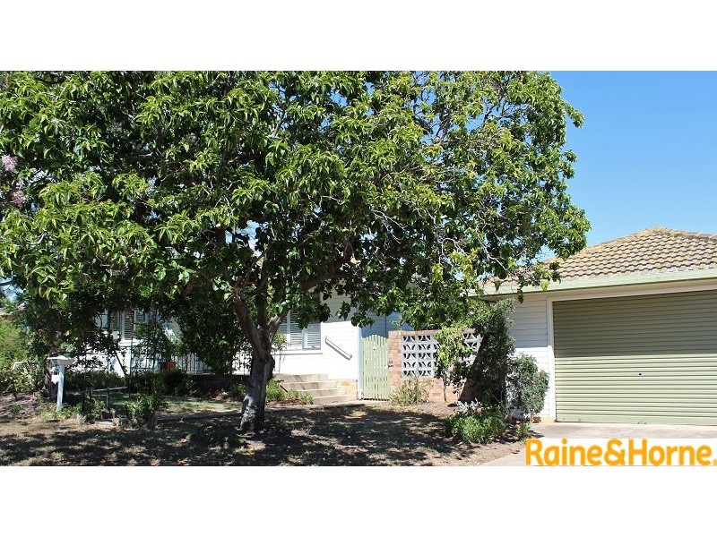 15 Coorong Street, Tamworth NSW 2340