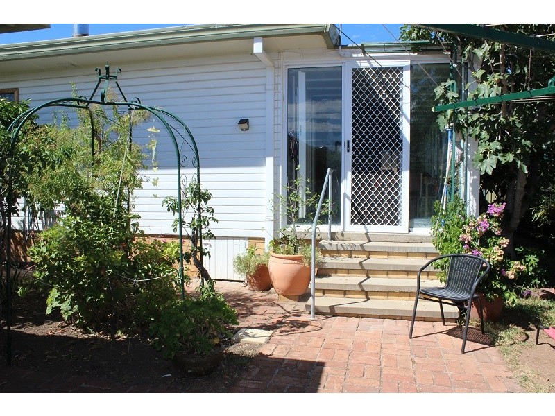 15 Coorong Street, Tamworth NSW 2340