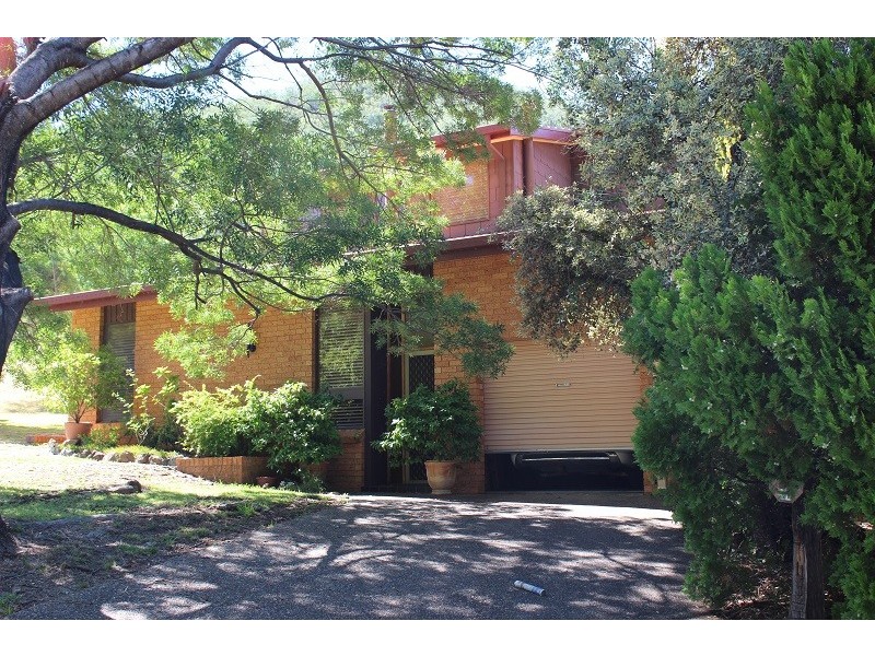 11 Bellevue Crescent, Tamworth NSW 2340